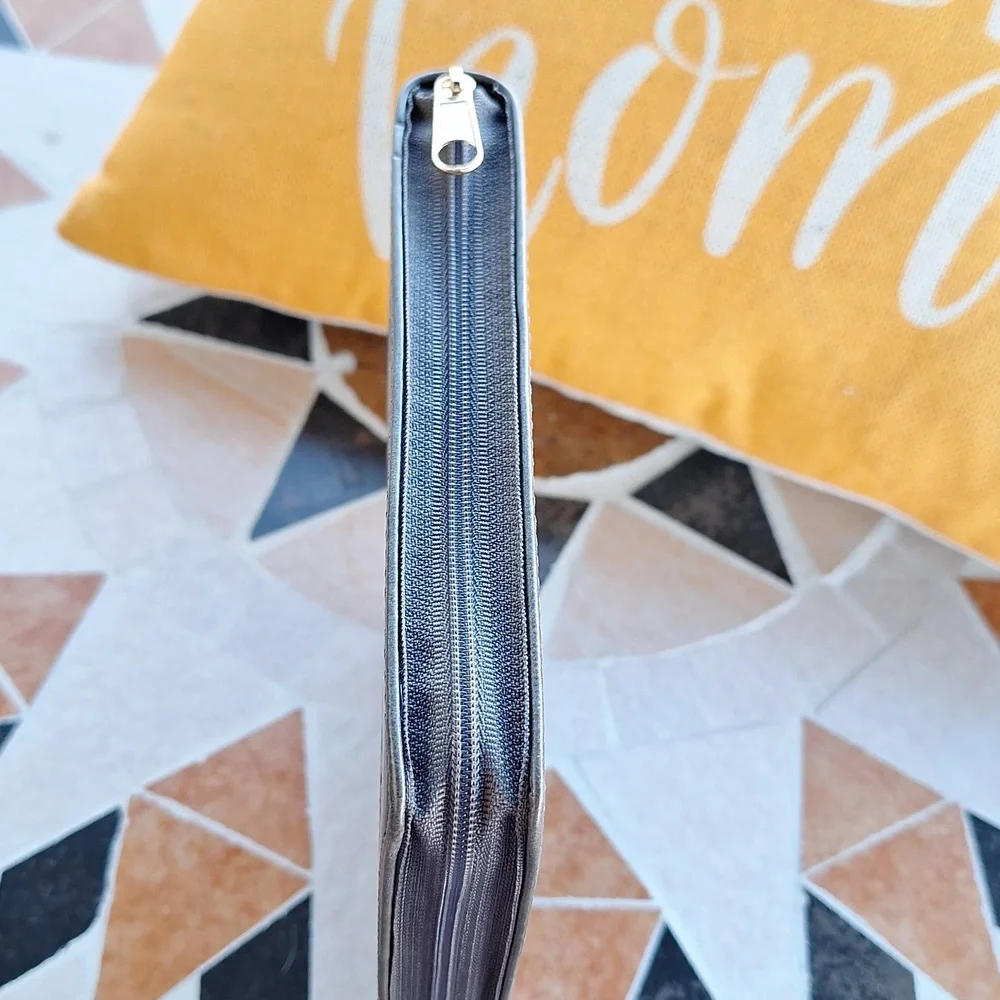 Be Strong & Courageous Journal with Zippered Closure NEW